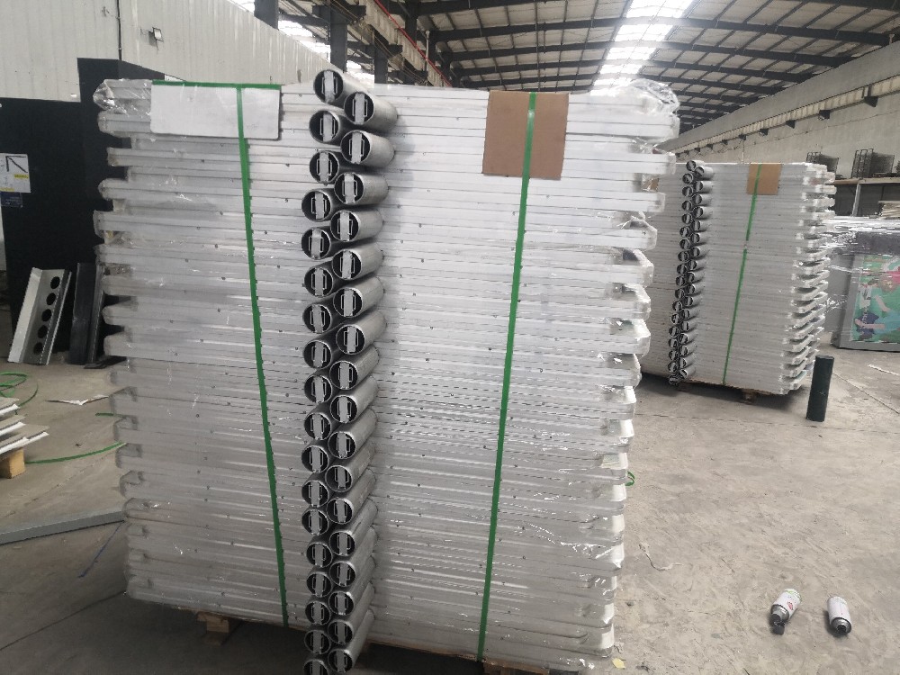 第五代包边款路牌批量发货